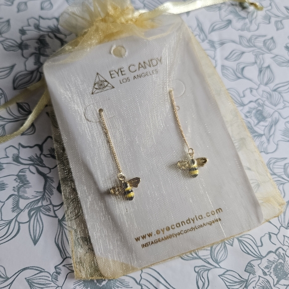 NWT Eye Candy Los Angeles Bee Drop Earrings - Picture 6 of 6